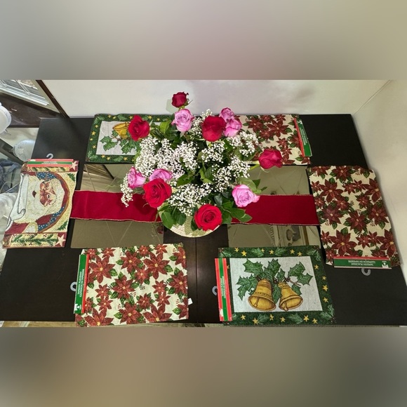 Christmas & Christmas Holidays Other - (NWT) Vintage BRAND NEW Set of 7 Glitter Christmas placemats